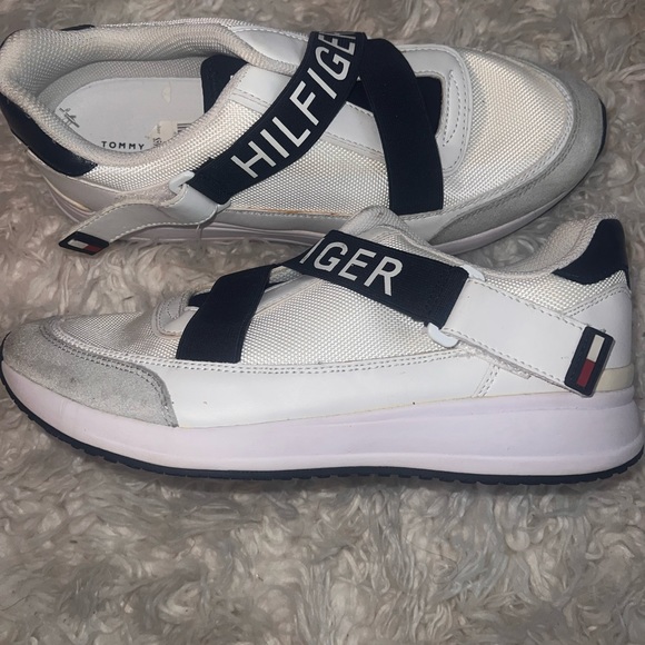 Sneaker - Picture 2 of 4